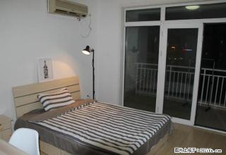 (单间出租)万达CBD精装主卧 年底特惠 包物业取暖网络 月付 拎包入住 - 青岛28生活网 qd.28life.com