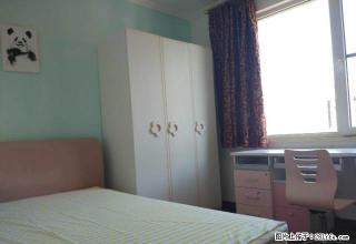 (单间出租)易安家 鸿仕雅居 近清江路地铁站 活动再减1200 全是女生 - 青岛28生活网 qd.28life.com