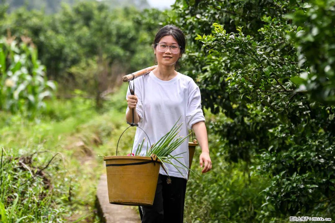 全网追的“扁担女孩”，找了一份暑假工，时薪12元 - 青岛生活资讯 - 青岛28生活网 qd.28life.com